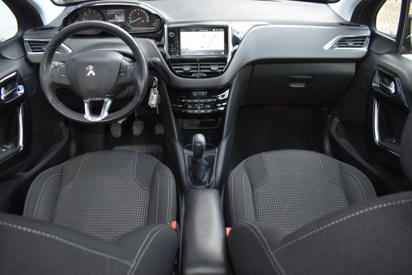 Peugeot 208 1.2 PureTech 82PK Allure | Navi | Camera | Carplay | Incl. Garantie