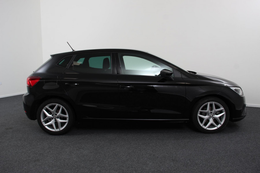 Seat Ibiza 1.0 TSI 116pk DSG FR | Navigatie | Climate Control | Camera | Parkeer sensoren V+A | Cruise control Adaptief | Keyless