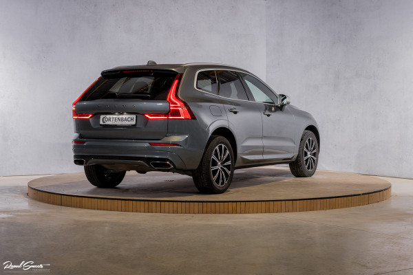 Volvo XC60 2.0 T5 AWD R-Design | Zwenkbare trekhaak | Apple Carplay |