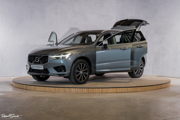 Volvo XC60 2.0 T5 AWD R-Design | Zwenkbare trekhaak | Apple Carplay |