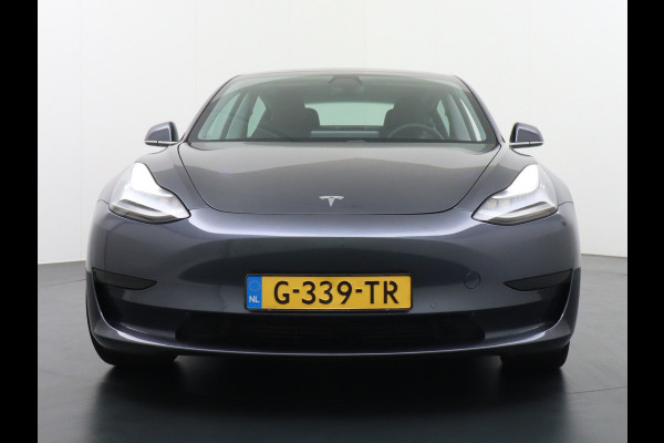 Tesla Model 3 SR+ 60kWh 325PK 19"Lmv AutoPilot Premium-Luidsprekers Leder PanoDak Adaptive Cruise Camera's Elektr.-Stuur+Stoelen+Spiegels+Gehe Ecc Navigatiesysteem Full Map LED Comfortstoelen ACC Ecc DAB Voorverwarmen interieur via App Keyless One-Pedal-Drive Origineel Nederlandse auto, 1e eigenaar