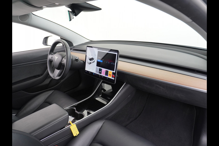 Tesla Model 3 Long Range 75 kWh 463PK FSD -vb 18" Premium-Audio 4wd AutoPilot Pano.dak Camera Leer Adaptive-Cruise+Stop&Go  PDC-A+Voor Wifi Ec Veel grip door AWD vierwielaandrijving. Origineel Nederlandse auto ! grootste accu ! tot 16,5 kwh thuis laden, 120kw/h snelladen per uur !