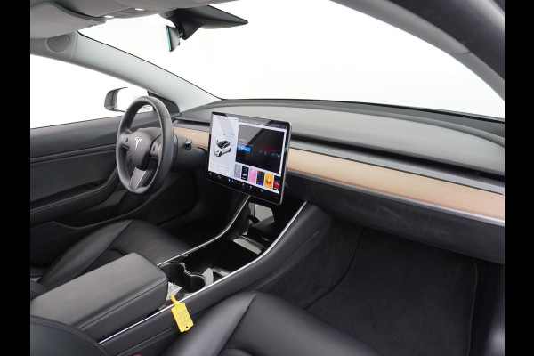 Tesla Model 3 Long Range 75 kWh 463PK FSD -vb 18" Premium-Audio 4wd AutoPilot Pano.dak Camera Leer Adaptive-Cruise+Stop&Go  PDC-A+Voor Wifi Ec Veel grip door AWD vierwielaandrijving. Origineel Nederlandse auto ! grootste accu ! tot 16,5 kwh thuis laden, 120kw/h snelladen per uur !