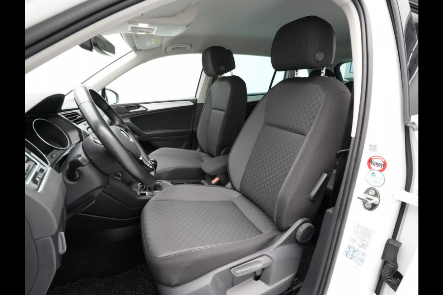 Volkswagen Tiguan 1.5 TSI 130pk Comfortline Business Navigatie Trekhaak Camera Acc 337