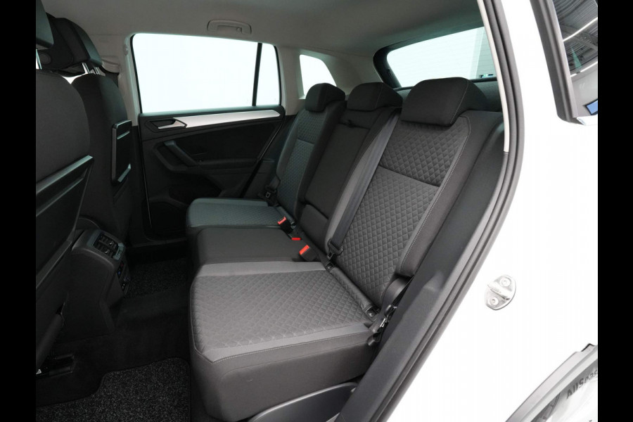 Volkswagen Tiguan 1.5 TSI 130pk Comfortline Business Navigatie Trekhaak Camera Acc 337