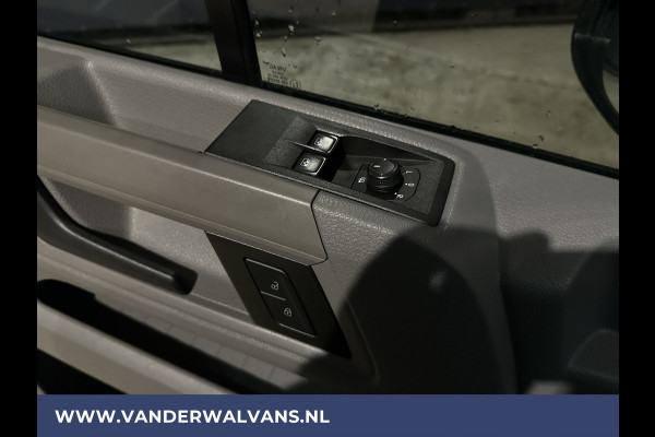 Volkswagen Crafter 2.0 TDI 141pk L3H3 L2H2 Euro6 Airco | Navigatie | Apple Carplay | Android Auto | Cruisecontrol Bijrijdersbank, 3000kg trekvermogen