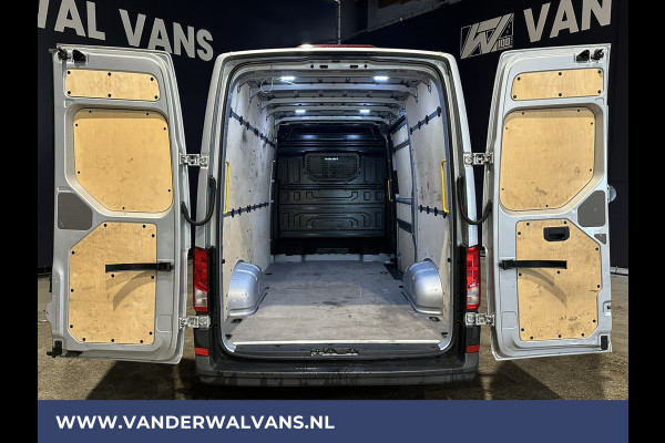 Volkswagen Crafter 2.0 TDI 141pk L3H3 L2H2 Euro6 Airco | Navigatie | Apple Carplay | Cruisecontrol Android Auto, Bijrijdersbank, 3000kg trekvermogen