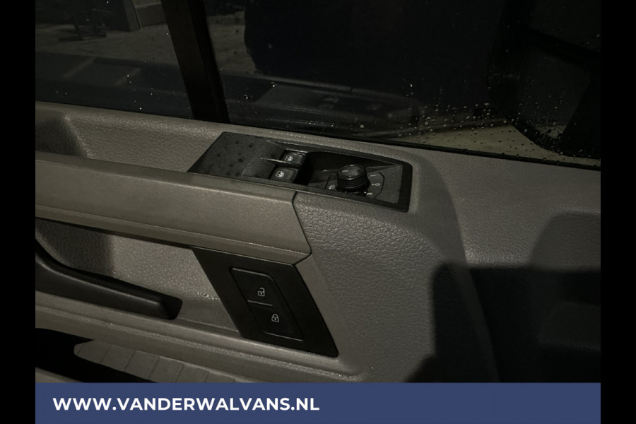 Volkswagen Crafter 2.0 TDI 141pk L3H3 L2H2 Euro6 Airco | Navigatie | Apple Carplay | Cruisecontrol Android Auto, Bijrijdersbank, 3000kg trekvermogen