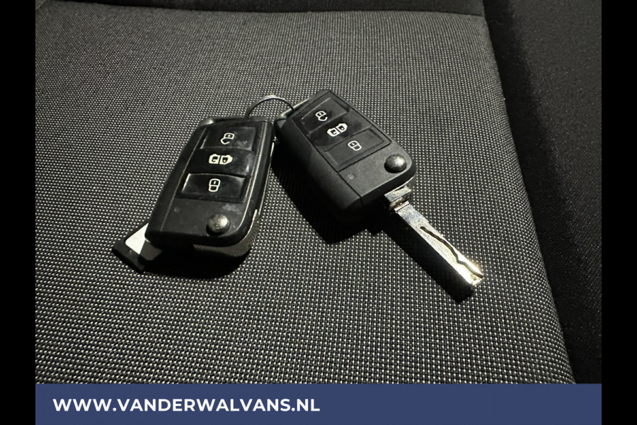 Volkswagen Crafter 2.0 TDI L3H2 L2H1 Euro6 Airco | Camera | Apple Carplay | Android Auto | Trekhaak Bijrijdersbank