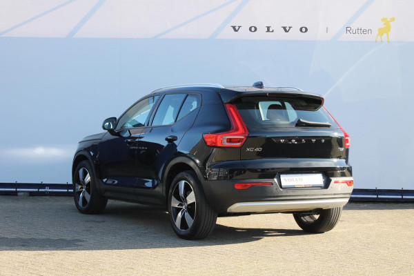 Volvo XC40 T5 262PK Automaat Recharge Momentum Pro / Navigatie / Zittingverlengers voor / Cross Traffic Alert / ECC / Cruise Control / 19" lichtmetalen velgen