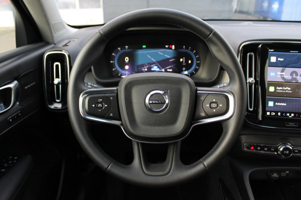 Volvo XC40 B3 Plus Bright Harman kardon Audio installatie / Google infotainment / Panoramisch schuif-kanteldak / Apple carplay / Achteruitrij camera + 360 graden parkeercamera /