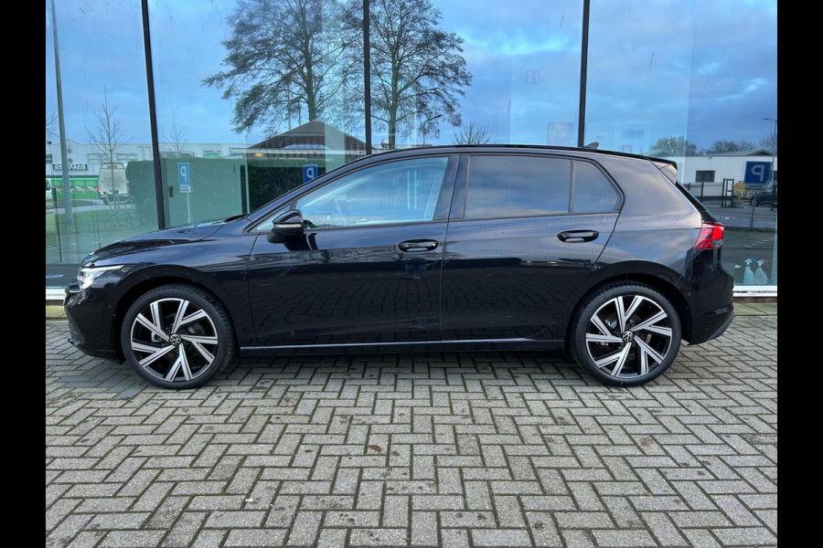 Volkswagen Golf 1.5 eTSI Style - Automaat - Virt.Cockpit - Navi groot - Camera - Parkeerhulp