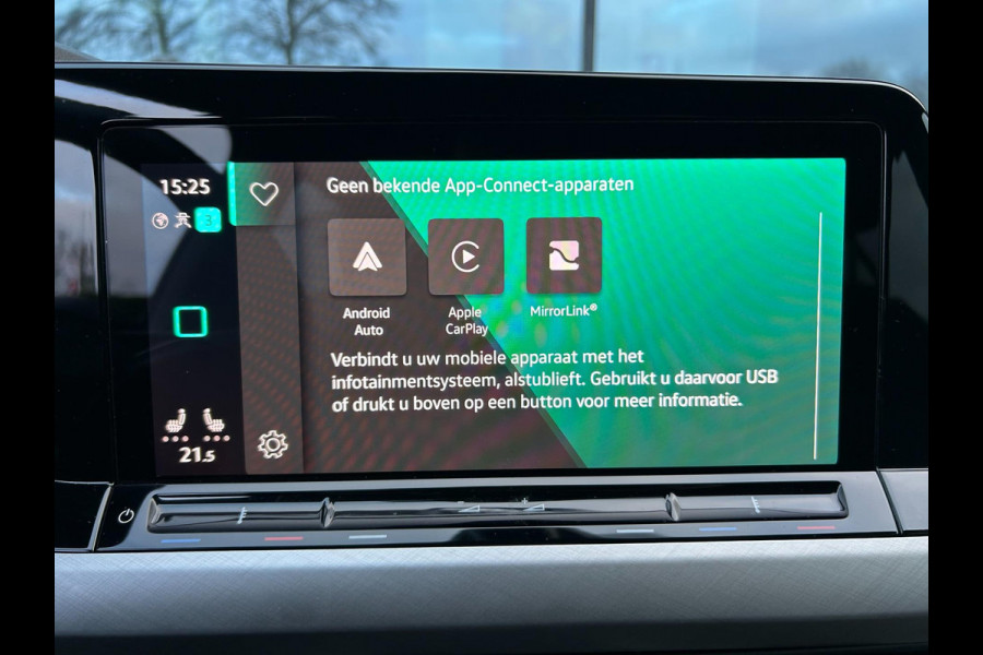 Volkswagen Golf 1.5 eTSI Style - Automaat - Virt.Cockpit - Navi groot - Camera - Parkeerhulp