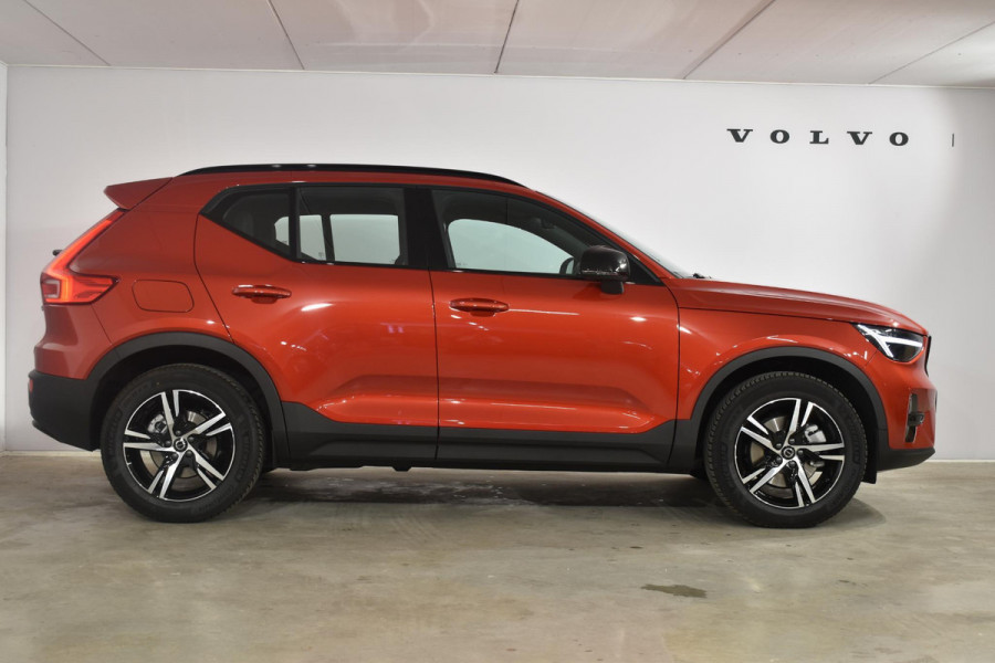 Volvo XC40 B4 211PK Automaat Plus Dark /Adaptieve cruis control / Harman kardon / Elektrische stoelen / DAB+ / Volvo On-Call / Trekhaak /