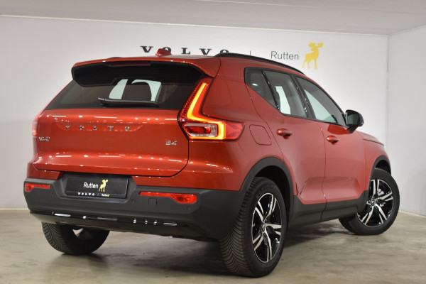 Volvo XC40 B4 211PK Automaat Plus Dark /Adaptieve cruis control / Harman kardon / Elektrische stoelen / DAB+ / Volvo On-Call / Trekhaak /