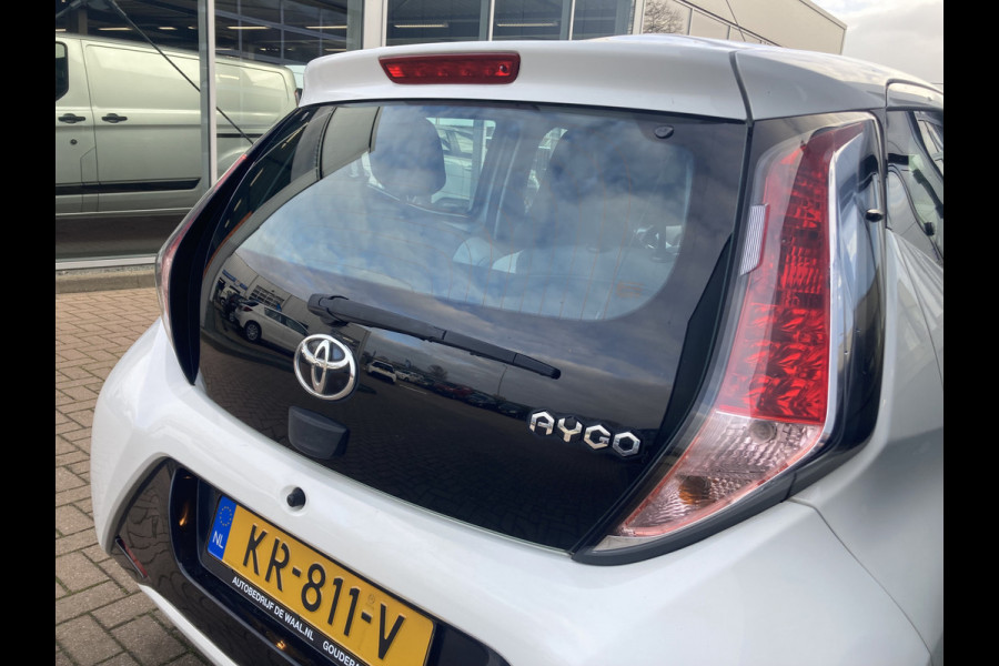 Toyota Aygo 1.0 VVT-i X-Play 5-drs. CAMERA/AIRCO/LIMITER/1E EIGENAAR!!