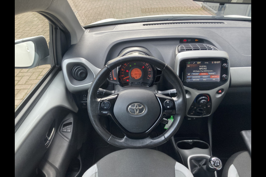 Toyota Aygo 1.0 VVT-i X-Play 5-drs. CAMERA/AIRCO/LIMITER/1E EIGENAAR!!