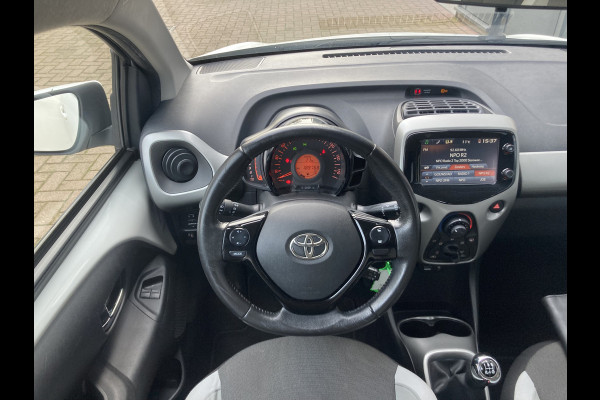 Toyota Aygo 1.0 VVT-i X-Play 5-drs. CAMERA/AIRCO/LIMITER/1E EIGENAAR!!