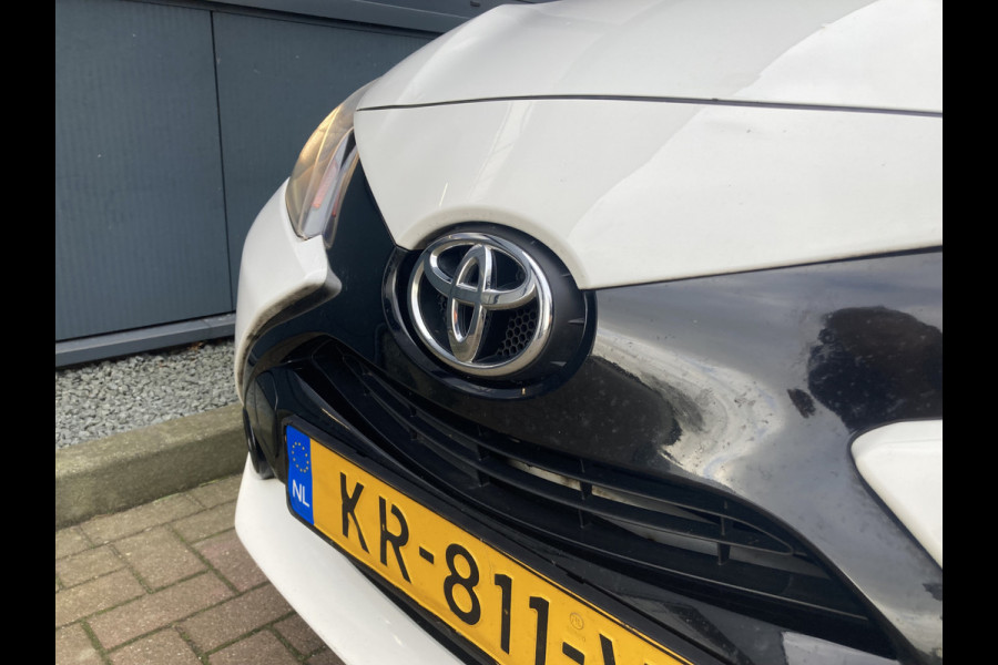 Toyota Aygo 1.0 VVT-i X-Play 5-drs. CAMERA/AIRCO/LIMITER/1E EIGENAAR!!