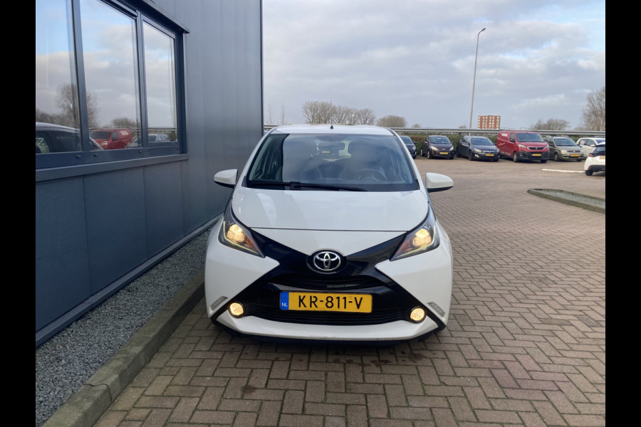 Toyota Aygo 1.0 VVT-i X-Play 5-drs. CAMERA/AIRCO/LIMITER/1E EIGENAAR!!