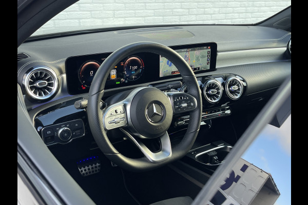 Mercedes-Benz A-Klasse 250 e Business Solution AMG Limited | Pano | Ambient Light | 360* Camera | CarPlay | LED | 18 inch