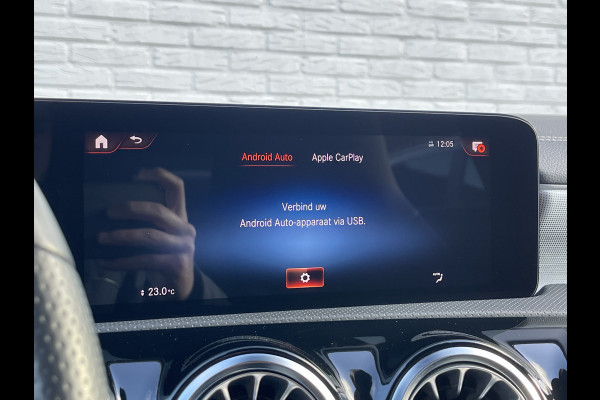 Mercedes-Benz A-Klasse 250 e Business Solution AMG Limited | Pano | Ambient Light | 360* Camera | CarPlay | LED | 18 inch