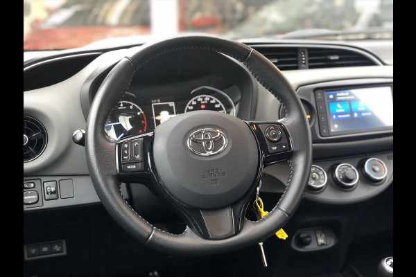 Toyota Yaris 1.0 VVT-i Connect | Eerste eigenaar, Trekhaak, Apple CarPlay/Android Auto, Camera, Lichtmetalen velgen