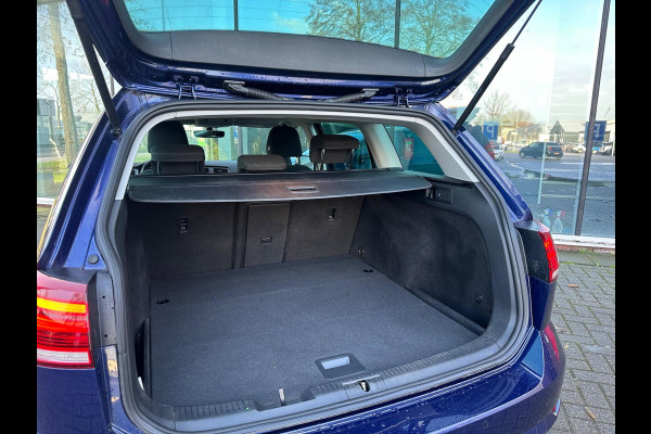 Volkswagen GOLF Variant 1.5 TSI Comfortline Business - Navi - Climate - Parkeerhulp - Trekhaak - Org.NL