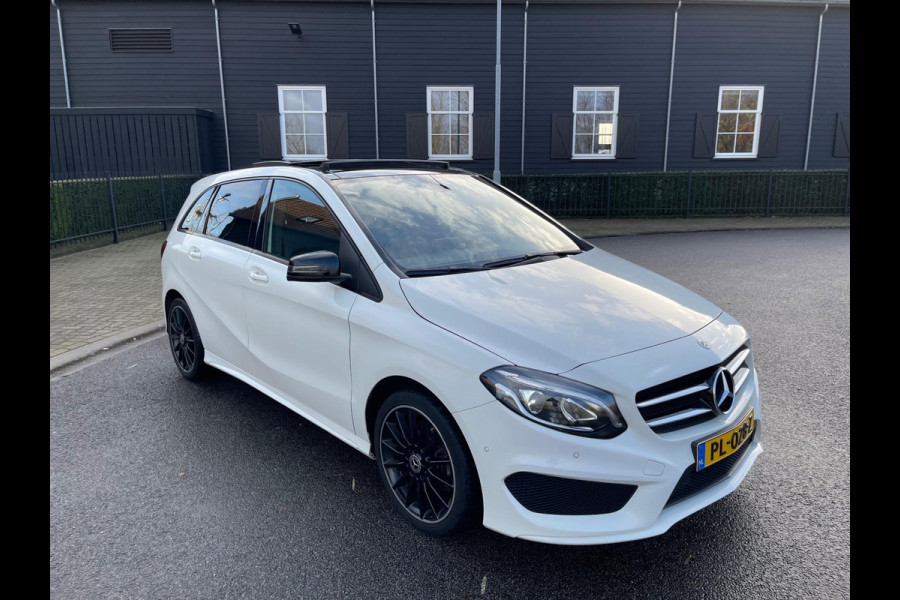 Mercedes-Benz B-Klasse 180 AMG Styling/Night Pakket Panoramadak Alcantara, 18'' LMV, Navi, , Cruise, Sfeerverlichting | NAP