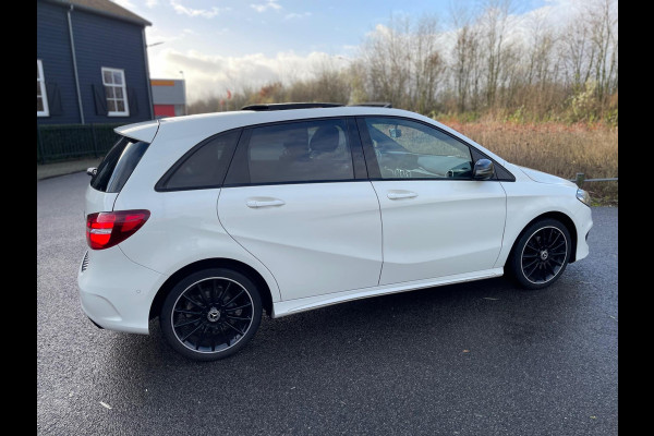 Mercedes-Benz B-Klasse 180 AMG Styling/Night Pakket Panoramadak Alcantara, 18'' LMV, Navi, , Cruise, Sfeerverlichting | NAP