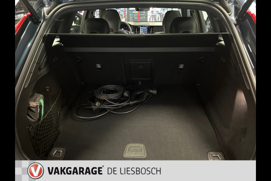 Volvo XC60 2.0 Recharge T6 AWD Plus Bright / panorama-dak / Leder / Harman Kardon / stoel en stuur verwarming