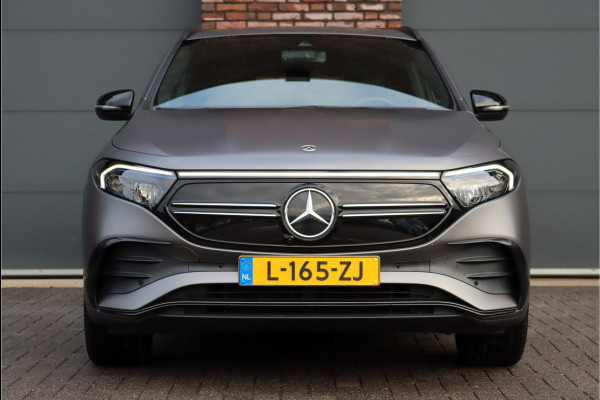 Mercedes-Benz EQA 250 Business Solution AMG 67 kWh | Widescreen | Trekhaak | Camera | Dodehoekassistent | Sfeerverlichting | Zitcomfortpakket | High Perf. LED | Nightpakket |