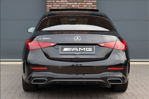 Mercedes-Benz C-Klasse 300 e AMG Line Premium+ Aut9 | Panoramadak | Memory | Digital Light | Head-up | Leder | Keyless Go | Nightpakket | Surround Camera | Augmented Reality |