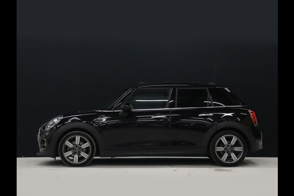 MINI Mini 1.5 Cooper 60 Years Edition *EINDEJAARSAANBIEDING* [SCHUIFKANTELDAK, CRUISE CONTROL, SENSOREN V+A, APPLE CARPLAY, KEYLESS, HARMAN KARDON AUDIO, STOELVERWARMING, VOL LEDER, CLIMATE, UNION JACK, CARPLAY NIEUWSTAAT]