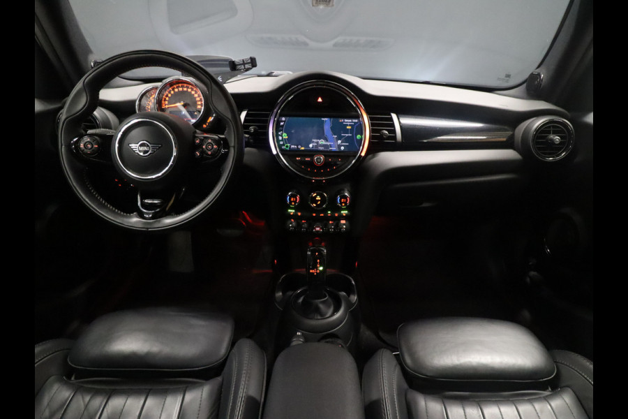 MINI Mini 1.5 Cooper 60 Years Edition *EINDEJAARSAANBIEDING* [SCHUIFKANTELDAK, CRUISE CONTROL, SENSOREN V+A, APPLE CARPLAY, KEYLESS, HARMAN KARDON AUDIO, STOELVERWARMING, VOL LEDER, CLIMATE, UNION JACK, CARPLAY NIEUWSTAAT]