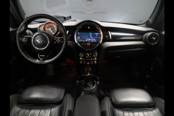 MINI Mini 1.5 Cooper 60 Years Edition *EINDEJAARSAANBIEDING* [SCHUIFKANTELDAK, CRUISE CONTROL, SENSOREN V+A, APPLE CARPLAY, KEYLESS, HARMAN KARDON AUDIO, STOELVERWARMING, VOL LEDER, CLIMATE, UNION JACK, CARPLAY NIEUWSTAAT]