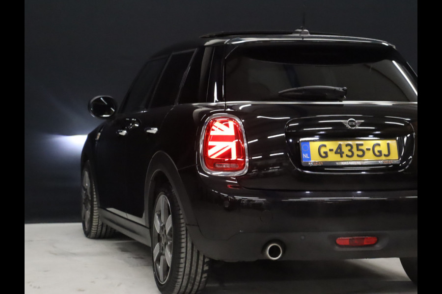 MINI Mini 1.5 Cooper 60 Years Edition *EINDEJAARSAANBIEDING* [SCHUIFKANTELDAK, CRUISE CONTROL, SENSOREN V+A, APPLE CARPLAY, KEYLESS, HARMAN KARDON AUDIO, STOELVERWARMING, VOL LEDER, CLIMATE, UNION JACK, CARPLAY NIEUWSTAAT]