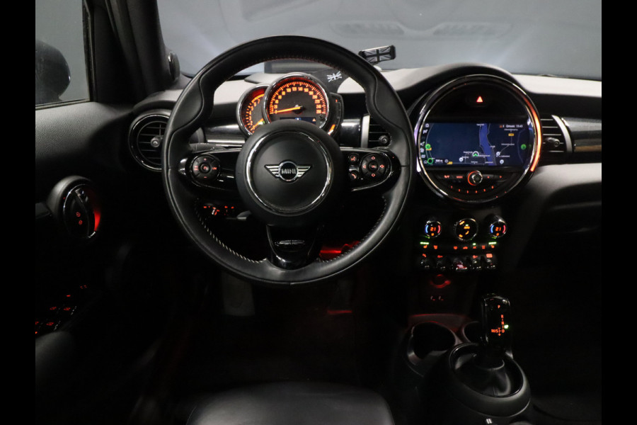 MINI Mini 1.5 Cooper 60 Years Edition *EINDEJAARSAANBIEDING* [SCHUIFKANTELDAK, CRUISE CONTROL, SENSOREN V+A, APPLE CARPLAY, KEYLESS, HARMAN KARDON AUDIO, STOELVERWARMING, VOL LEDER, CLIMATE, UNION JACK, CARPLAY NIEUWSTAAT]