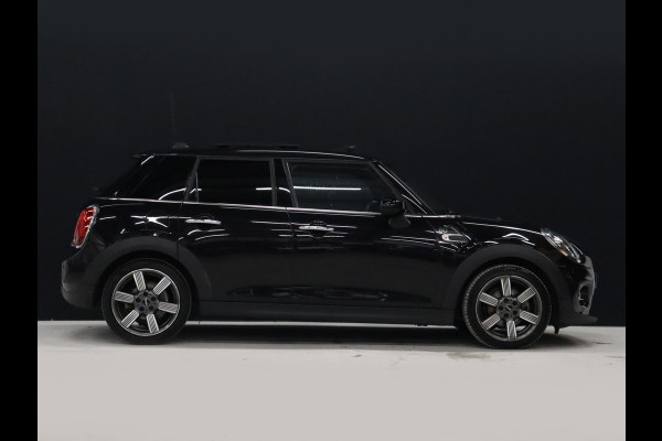 MINI Mini 1.5 Cooper 60 Years Edition *EINDEJAARSAANBIEDING* [SCHUIFKANTELDAK, CRUISE CONTROL, SENSOREN V+A, APPLE CARPLAY, KEYLESS, HARMAN KARDON AUDIO, STOELVERWARMING, VOL LEDER, CLIMATE, UNION JACK, CARPLAY NIEUWSTAAT]