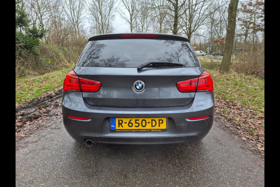 BMW 1-serie 116i Sport Shadow Edition navigatie sportstoelen