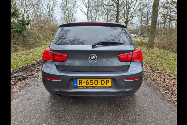 BMW 1-serie 116i Sport Shadow Edition navigatie sportstoelen