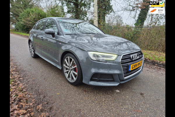 Audi A3 Sportback 30 TFSI Sport S Line Edition / Navigatie / Matrix knipperlichten / Nardo Grey/ Sportstoelen