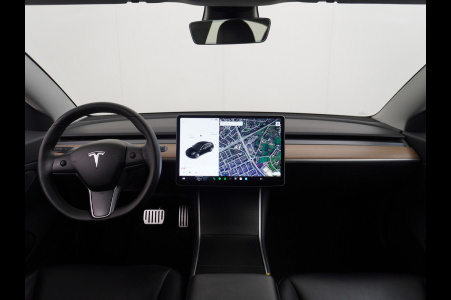 Tesla Model 3 Long Range 75kWh 463PK Full Self Driving 3 computer FSD v.b. Lmv 19" Premium-Audio 4wd Dual Motor AutoPilot Panoramadak Camera's Stoel en achterbank verwarming Keyless Electr.Stoelen-L+R+Easyaccess 1e Maand Gratis Premium Connectivity! Origineel Nederlandse auto! Grip en veiligheid door 4wd AWD vierwielaandrijving