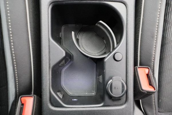 Volkswagen Golf 1.5 eTSI R-Line Pano/dak Apple/Carplay Adpatieve/Cruise Achteruitrijcamera