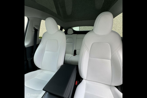 Tesla Model Y RWD WIT INTERIEUR MMX PACK