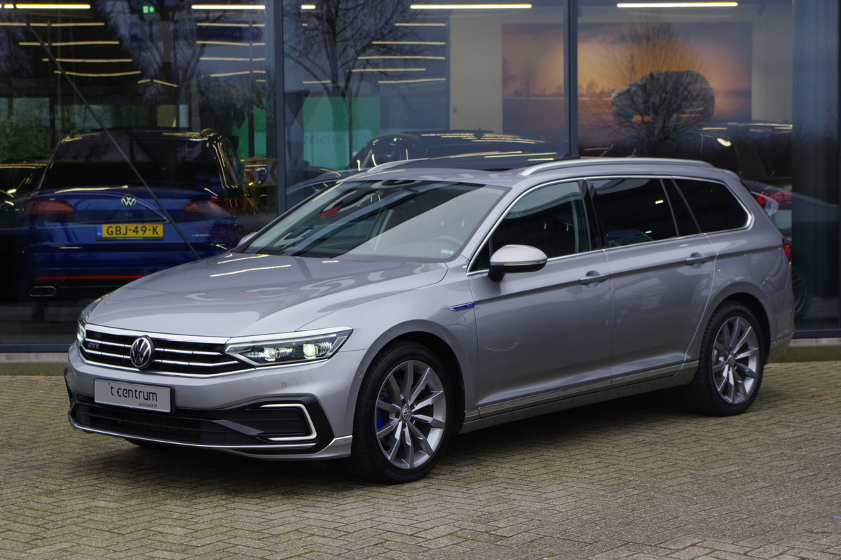 Volkswagen Passat Variant 1.4 TSI PHEV GTE 218 PK Business, Panoramadak, Elek. Trekhaak, Full-LED, Leder-Alcantara, Carplay, 360 Camera