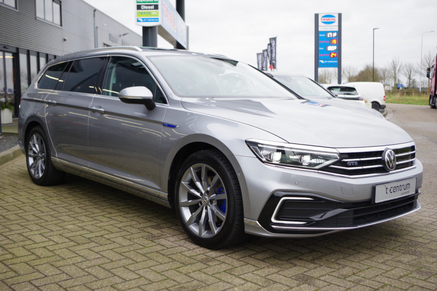 Volkswagen Passat Variant 1.4 TSI PHEV GTE 218 PK Business, Panoramadak, Elek. Trekhaak, Full-LED, Leder-Alcantara, Carplay, 360 Camera