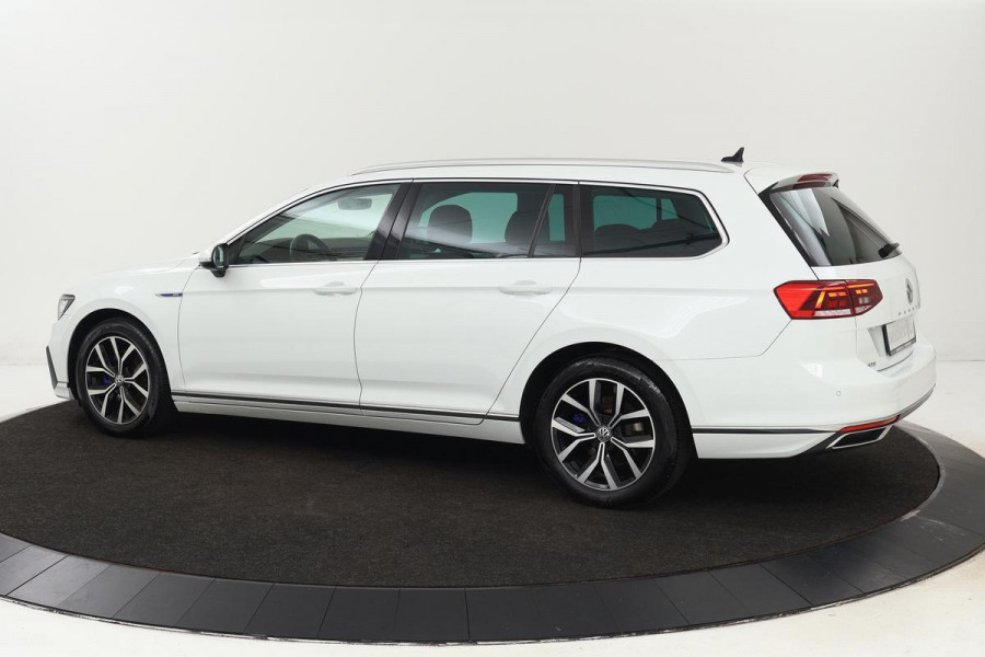 Volkswagen Passat 1.4 TSI GTE | Stoel & stuurverwarming | Camera | Matrix LED | Adaptive cruise | Carplay | Leder/Alcantara | Dynamic Chassis Control | Massage