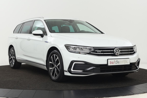 Volkswagen Passat 1.4 TSI GTE | Stoel & stuurverwarming | Camera | Matrix LED | Adaptive cruise | Carplay | Leder/Alcantara | Dynamic Chassis Control | Massage