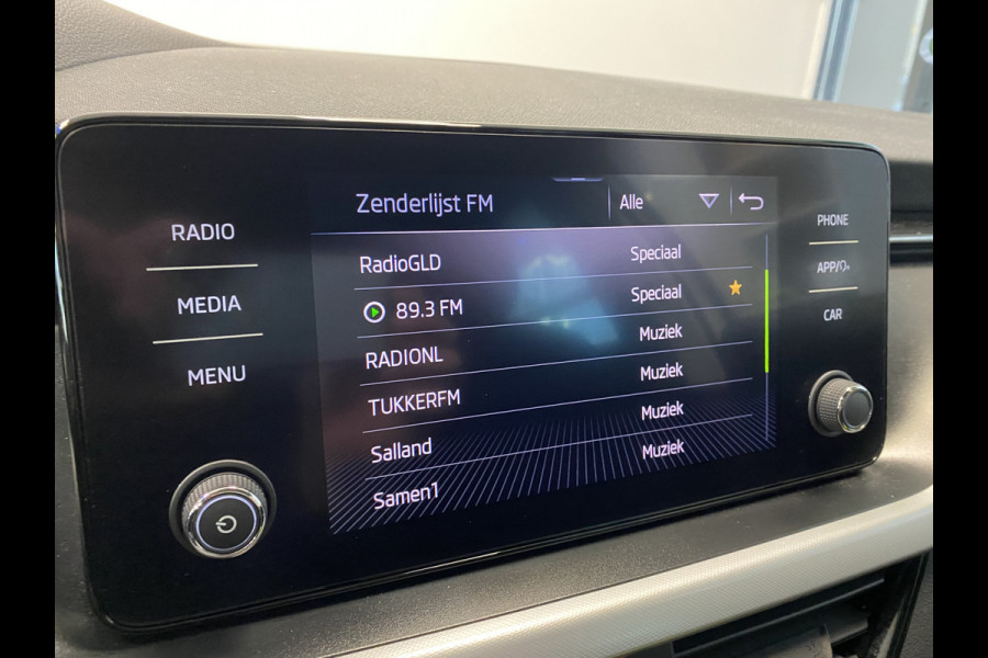 Škoda Kamiq 1.5 TSI ACT Business Edition Carplay PDC Trekhaak Automaat 150PK! 2 Jaar garantie mogelijk* ( vraag naar de voorwaarde)